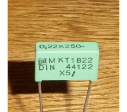 Kondensator 0,22 uF 250 V 10 % ( MKT 1822 )